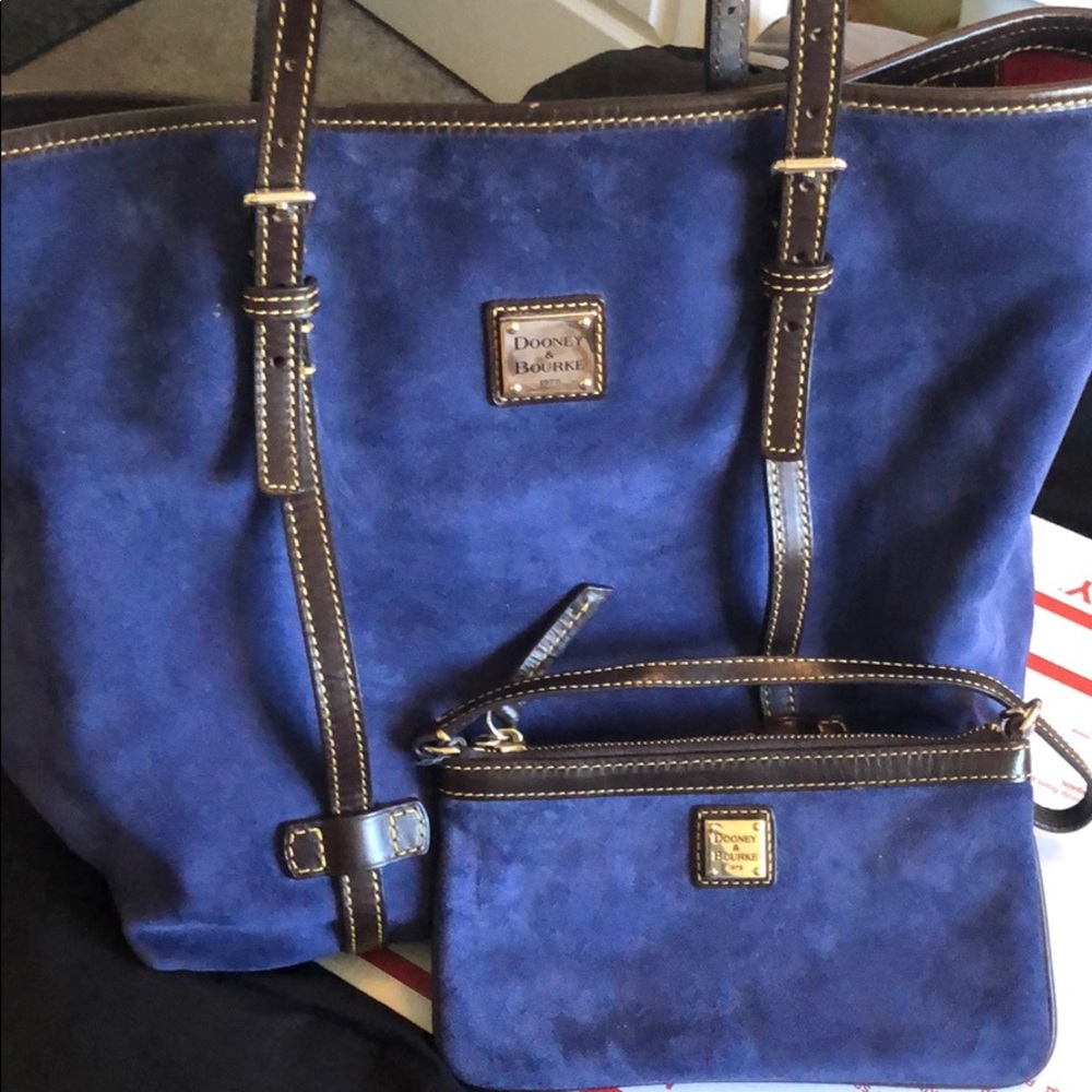 Dooney and Bourke tote w/pouch